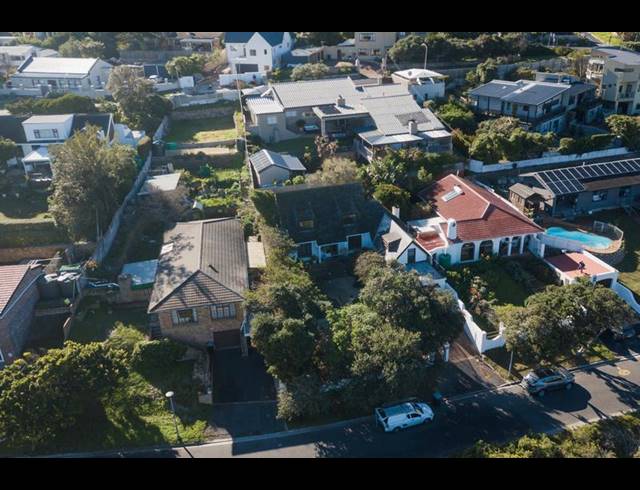 4 BEDROOM HOUSE FOR SALE IN CLOVELLY